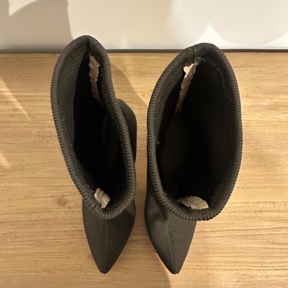 Sock Style Heels - Picture 5 of 7